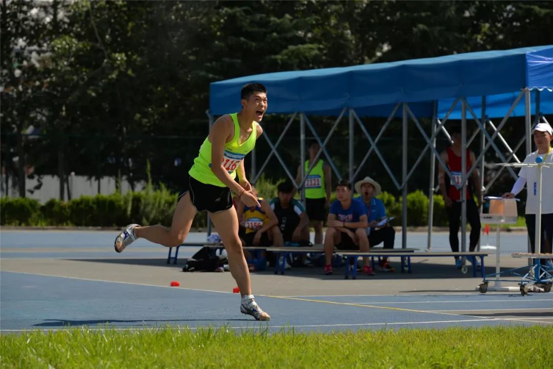 大连男篮全队奋勇拼搏，向胜利进发(大连男篮全队奋勇拼搏,向胜利进发的是谁)