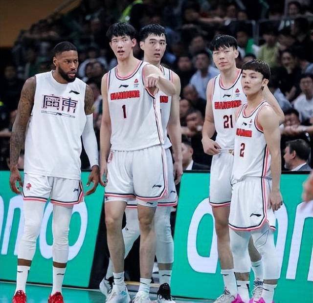 关于广东宏远队备战挑战四川队，誓要力争夺冠的信息