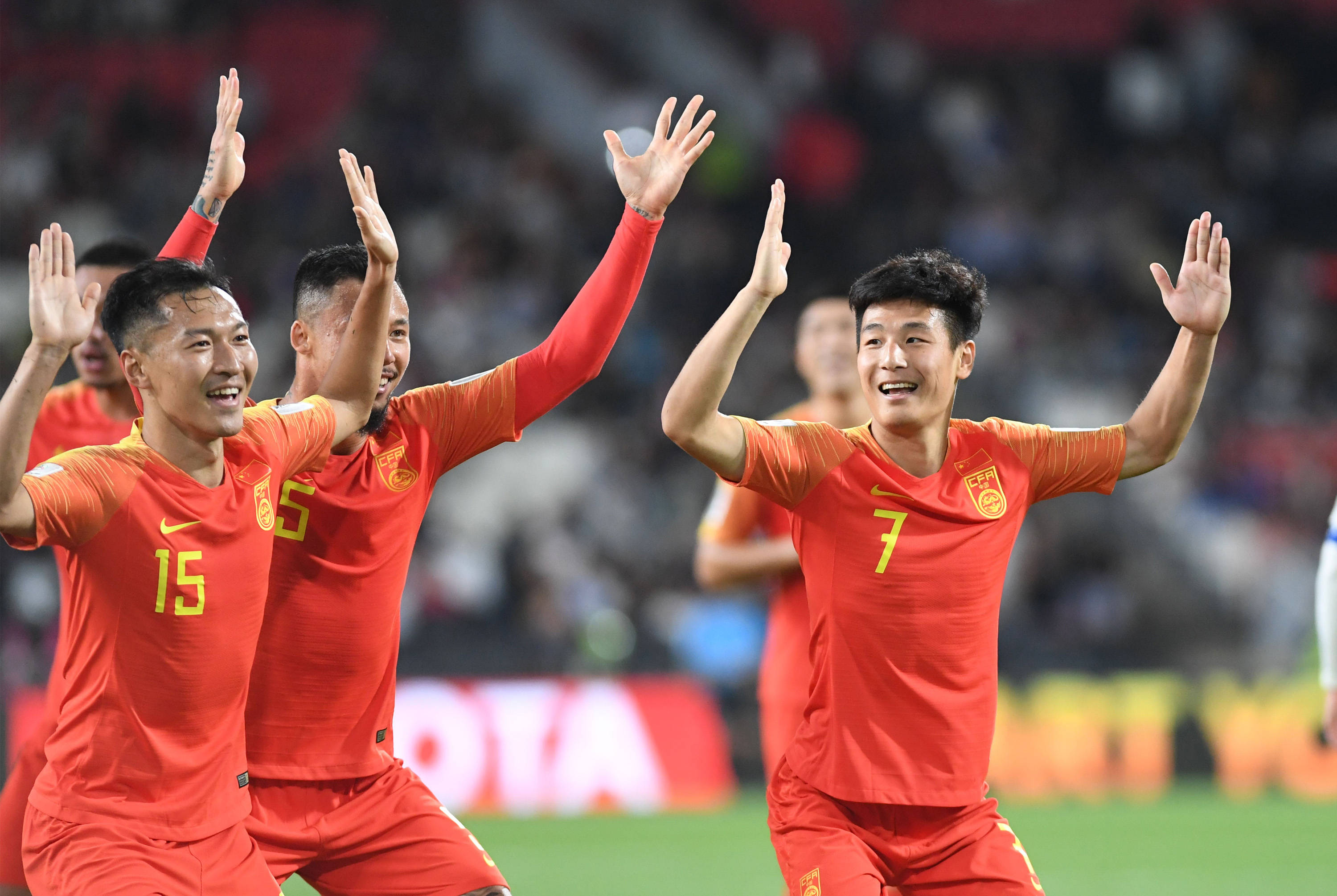 三亿体全站-15:00播东亚杯国足VS中国香港底线不能输球的简单介绍
