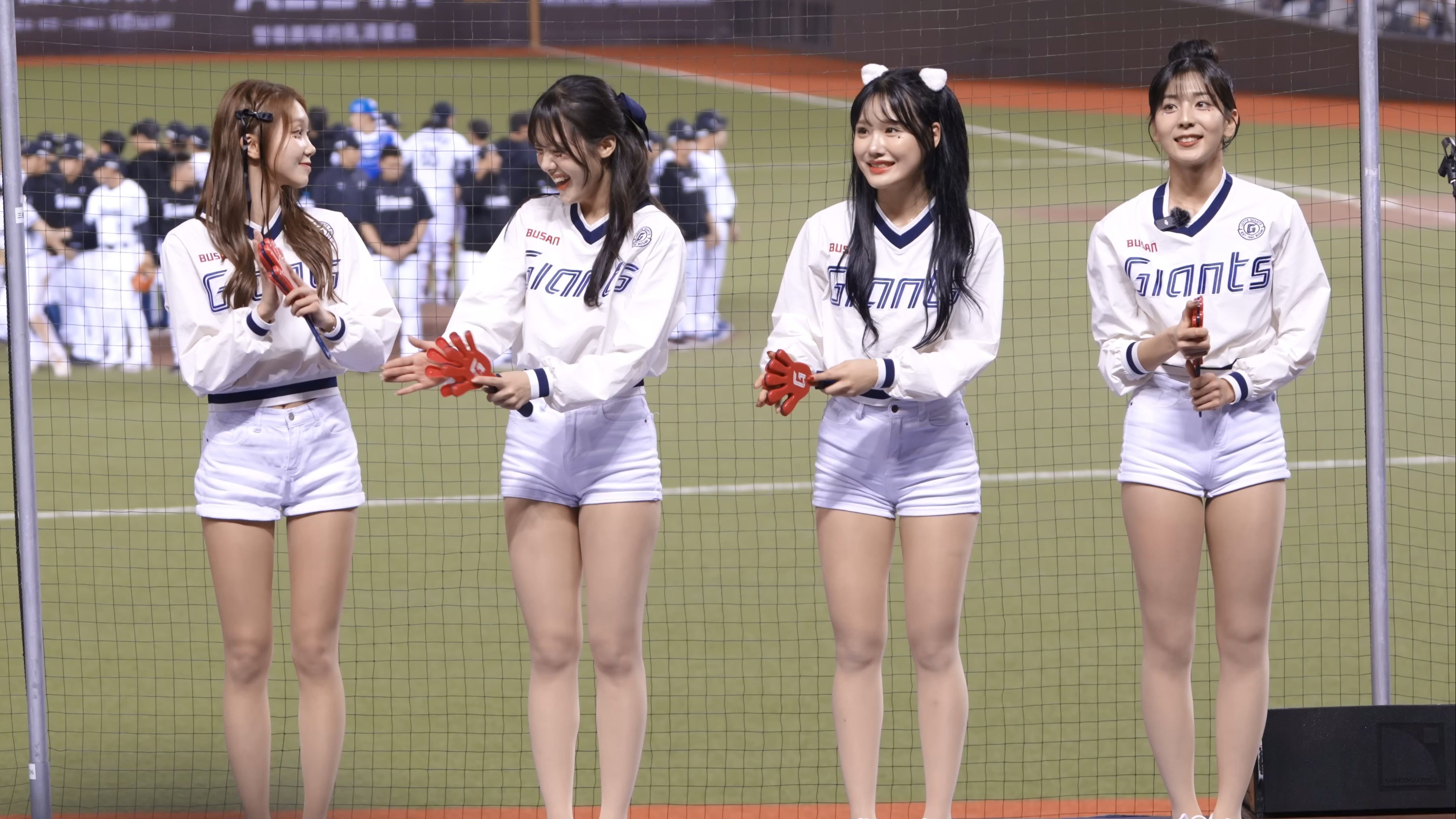 韩国篮球联赛日常啦啦队表演，蓝裙啦啦操燃爆全场