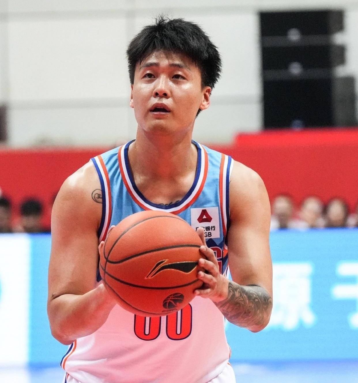 包含新疆对赵睿持开放态度已与两支球队谈判的词条