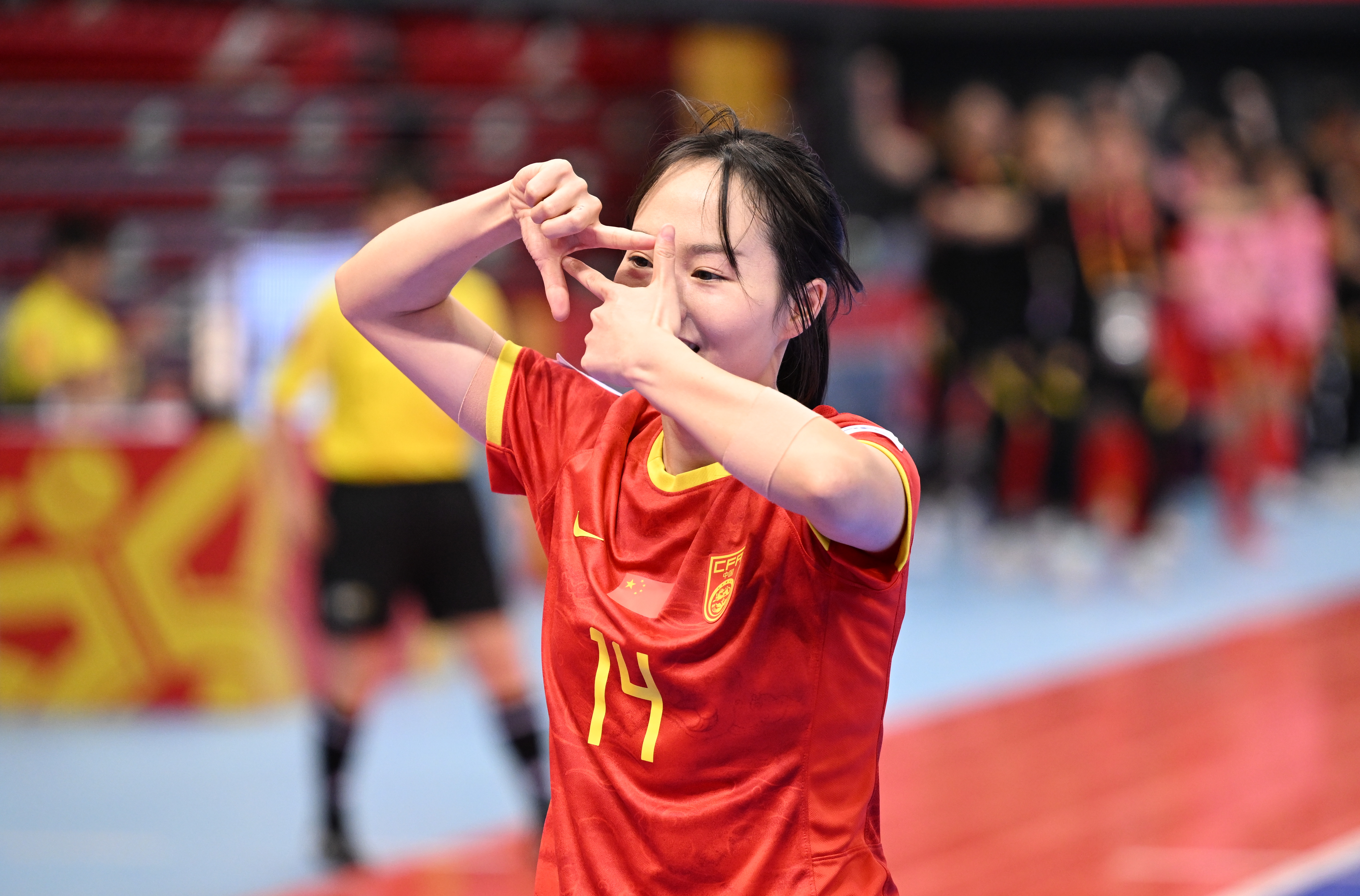 足球锦标赛：中国女队晋级半决赛的简单介绍